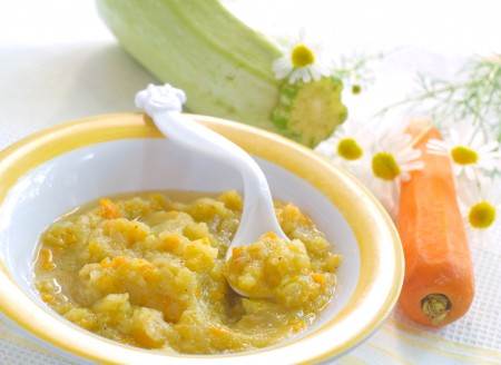 Soupe simple de légumes pour bébé